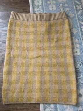 New Hem And Thread Skirt